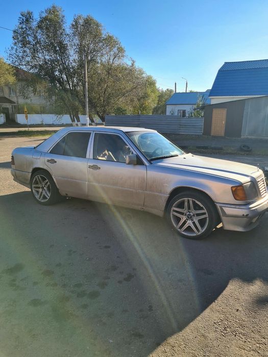 Mercedes Benz 124 E220