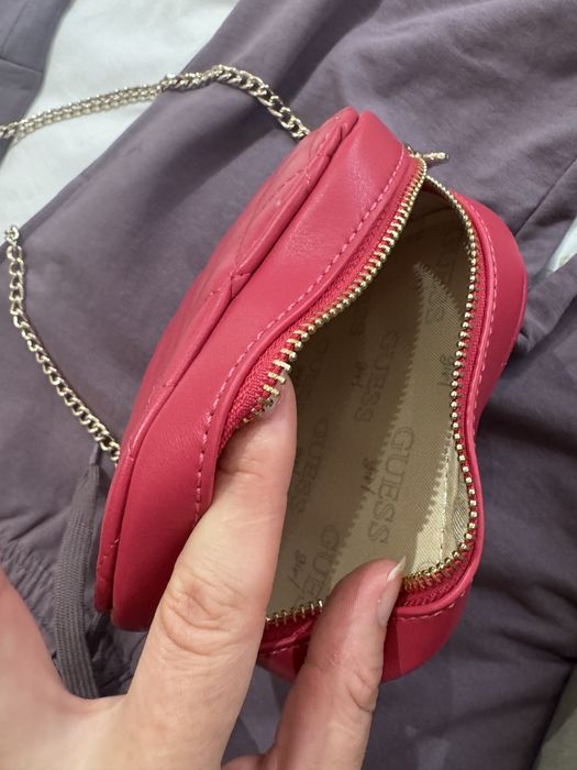 Дамска чантичка Guess
