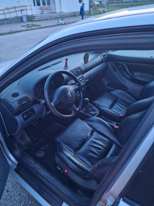 Vând seat Leon 1.6 16v