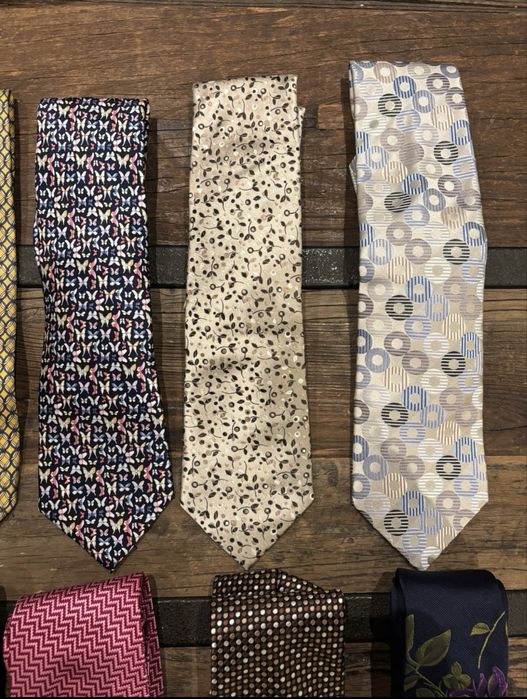 Vand cravate diverse modele