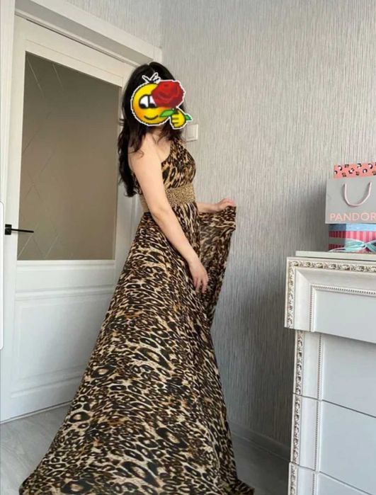 Трендовое Вечернее платье со шлейфом