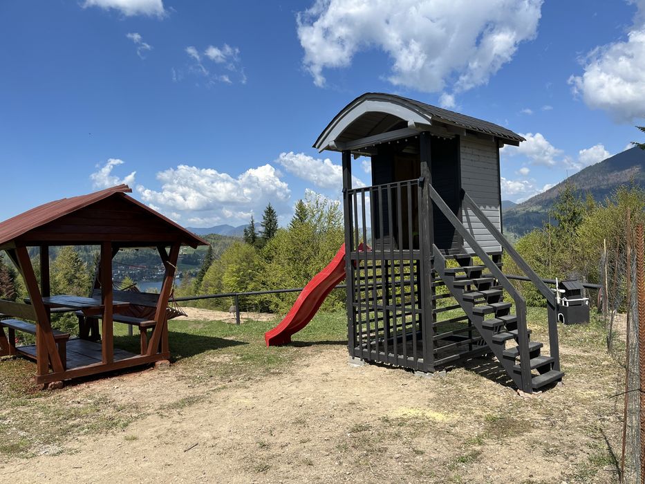 Inchiriez Cabana la Colibita