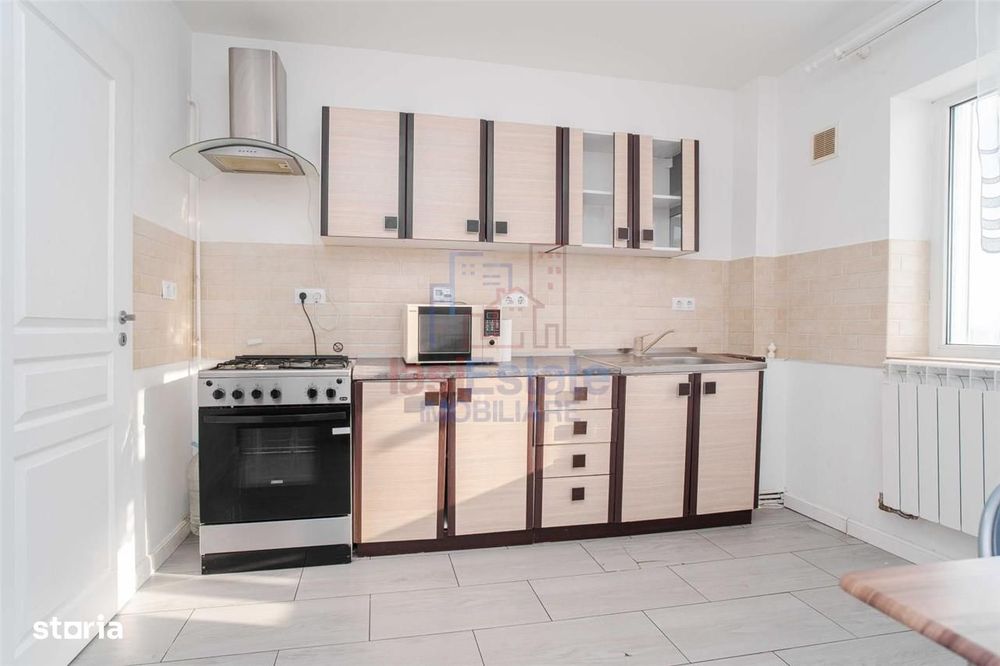 Apartament cu 3 camere in zona centrala