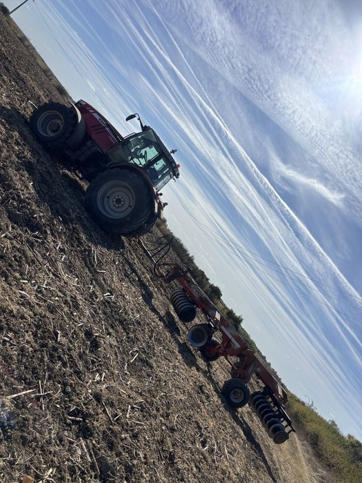 Prestare servicii agricole Massey Ferguson 220cp