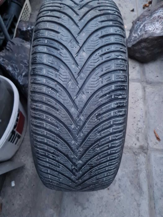 205 55 16 BF Goodrich Зимни гуми 6-7mm грайфер