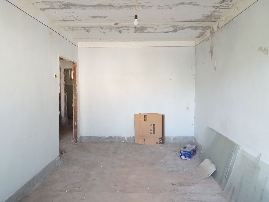 Продам квартиру своя 2х ком можно переделать в 3х