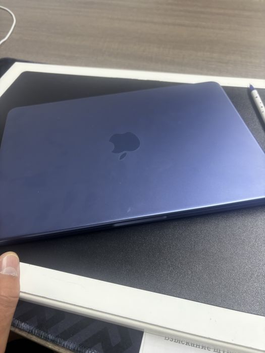 Mac book  почти новый 350000