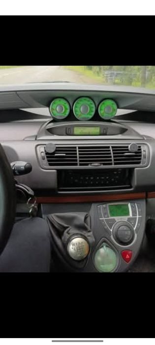 Vând  Citroen C8