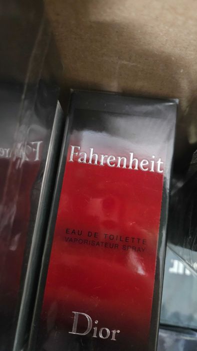 Parfum Dior Sauvage si Fahrenheit sigilat