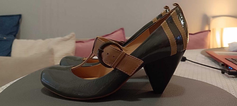 Дамски обувки Clarks /нови/