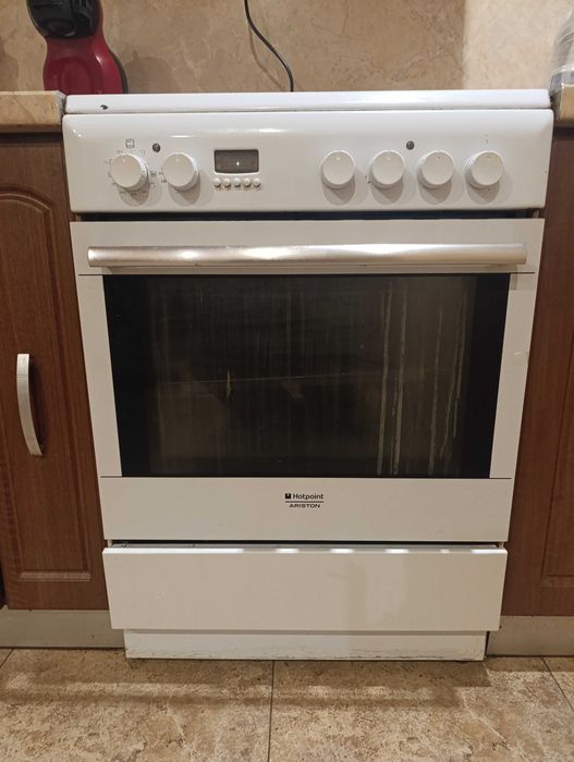 Готварска печка Hotpoint Ariston