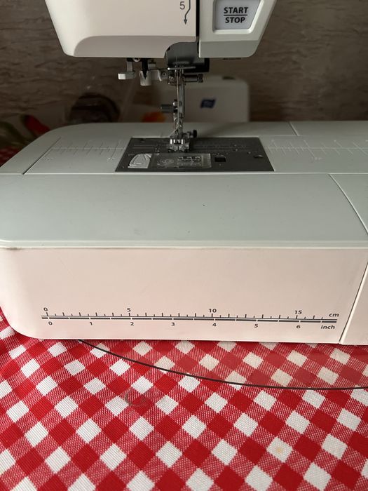 Швейная машинка б/у