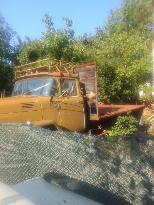 Продавам Зил 131