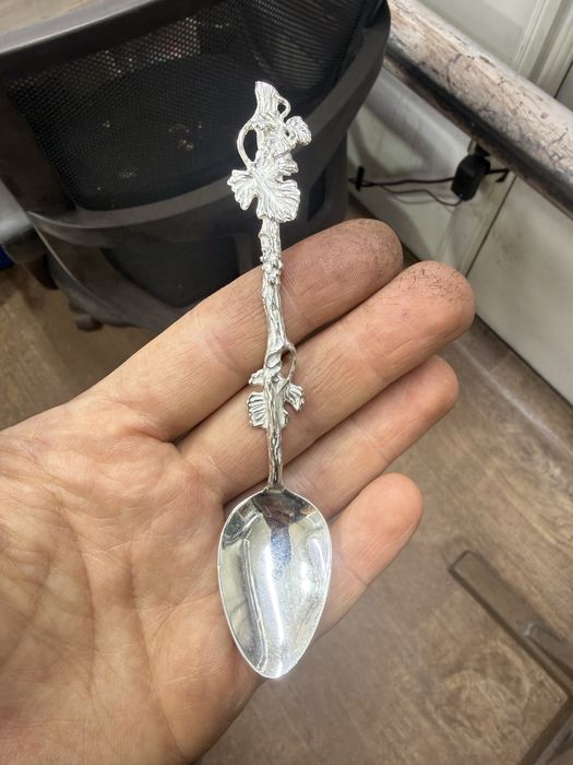 Серебряная чайная ложка