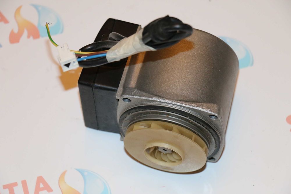 Pompa Grundfos UPS15-50 CACA0 centrala termica