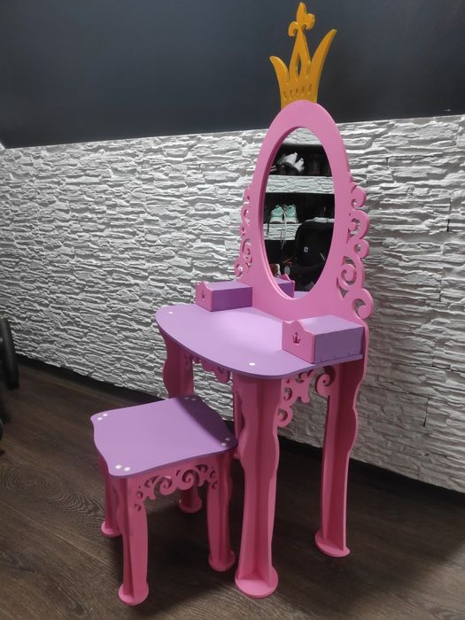 Трюмо. Детское трюмо. Туалетный столик.