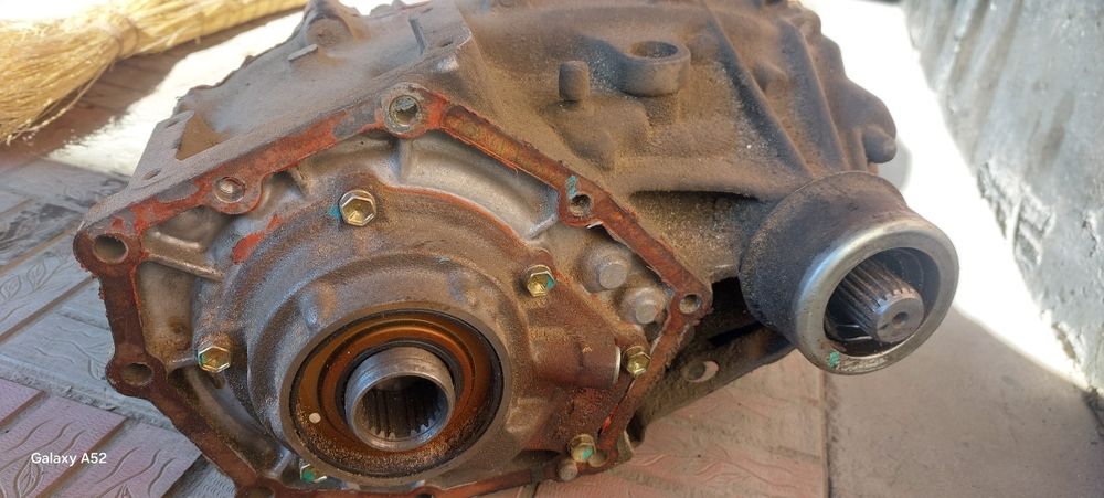 Продам передний мост и раздатку