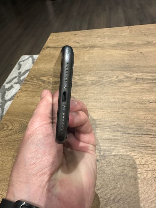 iPhone 11 negru folosit
