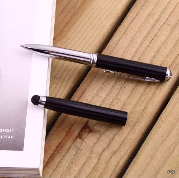 Стилусы 4 в 1.  Удобен в работе.