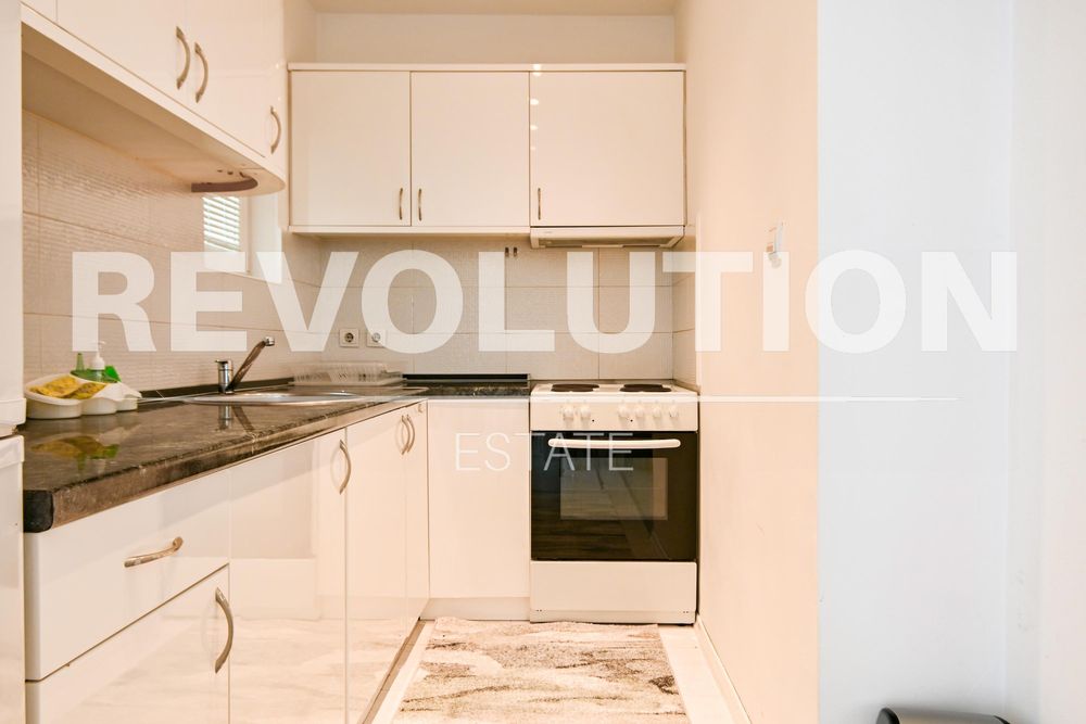 Дава се под наем Двустаен апартамент в София, Гоце Делчев - 90 кв.м за 750 € - Снимка #3