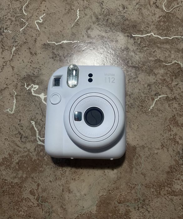 Fujifilm Instax Mini 12 + набор аксессуаров
