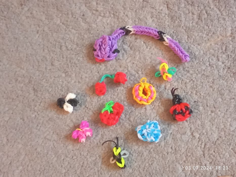 Разные вещи из резинок. Цены разные!