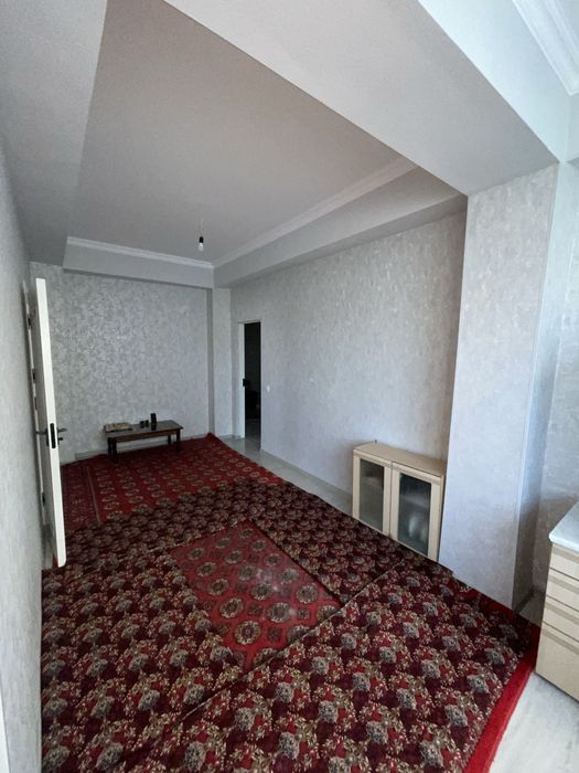 Kvartira sotiladi yangi remont navastroyka