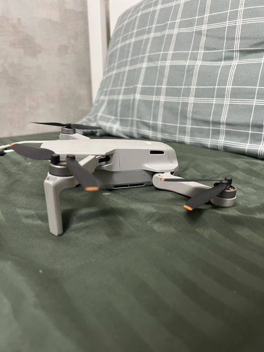 Продам дрон DJI MINI 2