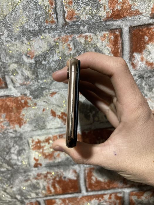 iPhone Xs garantiyasi bilan beriladi