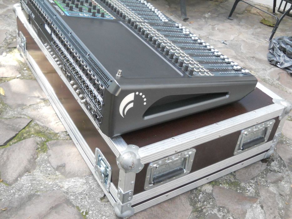 Soundcraft digital SI Compact 32