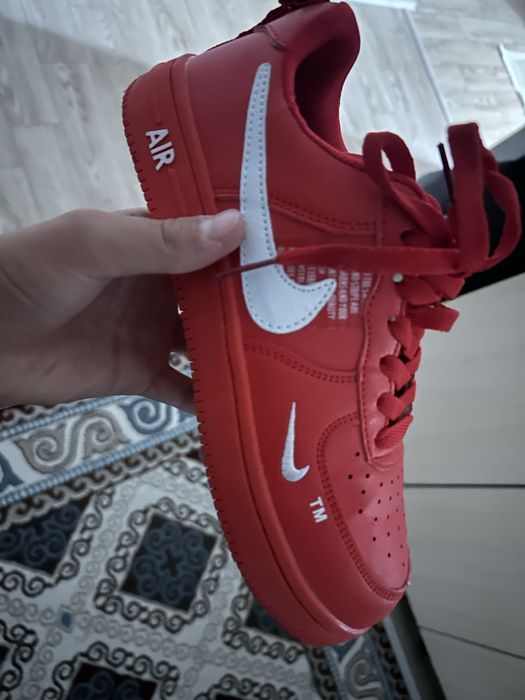 Nike Air Force 1 в красной расцветке 39 размер