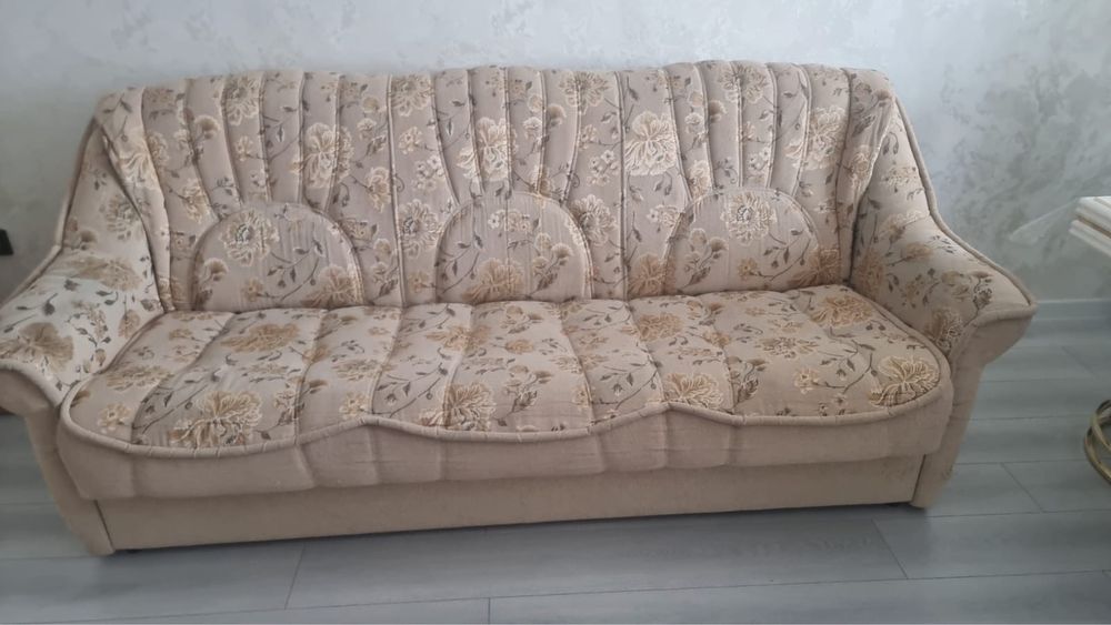 Диван и креслло продам срочно