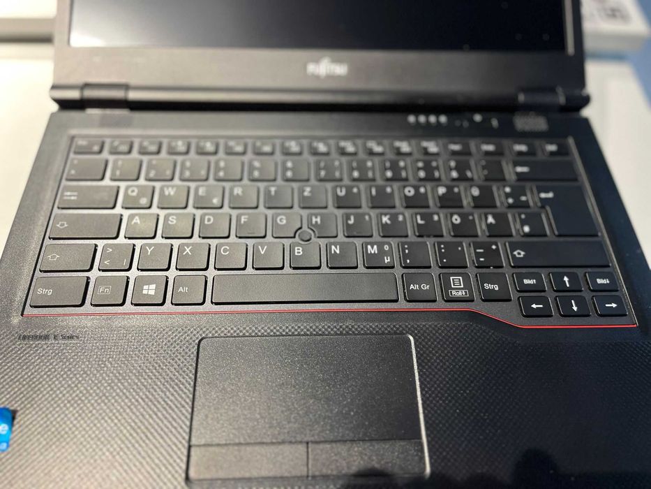 Fujitsu Lifebook E5411-i3-1115G4-16Gb ram-256Gb ssd-Wwan