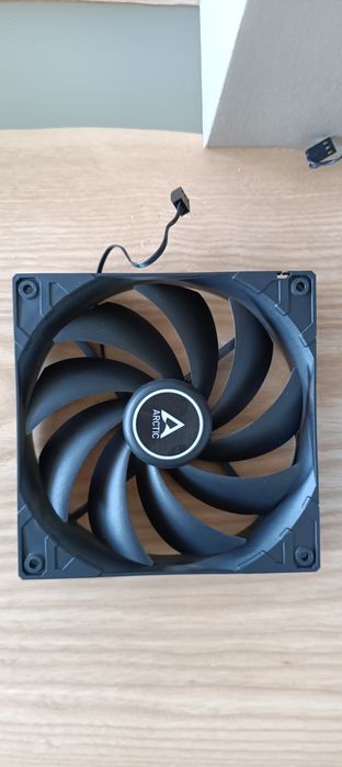 Вентилатор Arctic F14