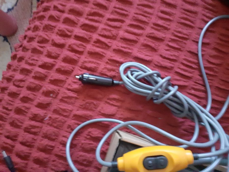 Dus portabil reîncărcabil electric