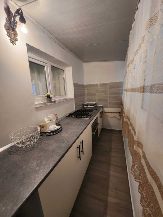 Închiriez apartament