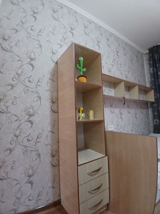 комплект мебель сотилади