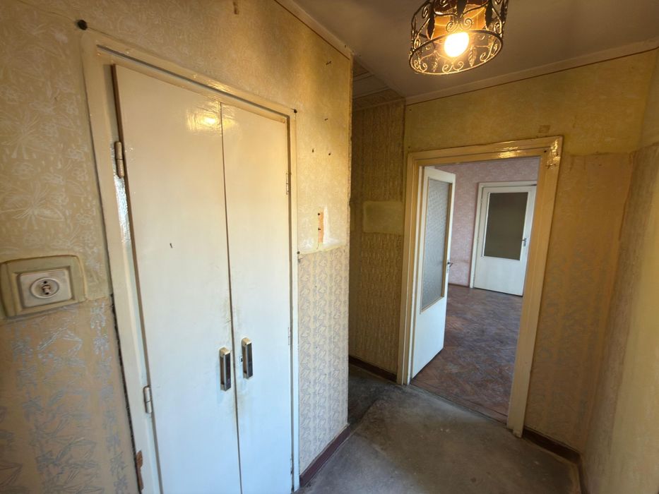Vând apartament cu 2camere pe strada Păulești
