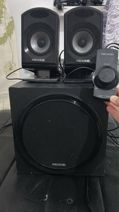 калонка Microlab 2.1