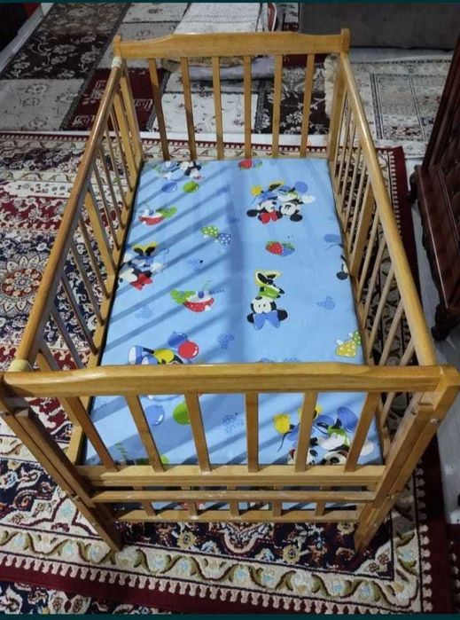 Продам детскую кроватку. (Манеж)