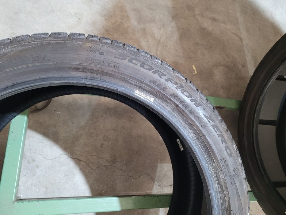 2 Anvelope de vară  275 40 r22 Pirelii