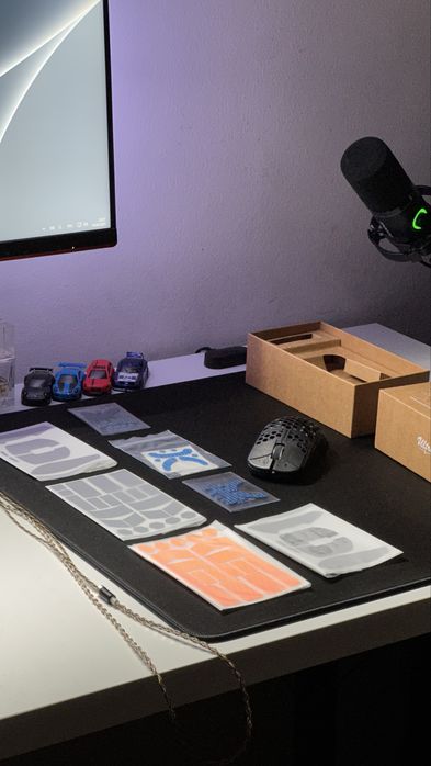 Unius Black Lotus 8K