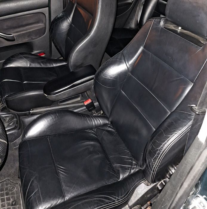 Volkswagen Golf 4 – 1.9 TDI AXR  6 trepte cu interior Recaro