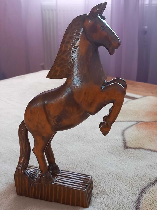 Продавам дървено конче ръчна изработка