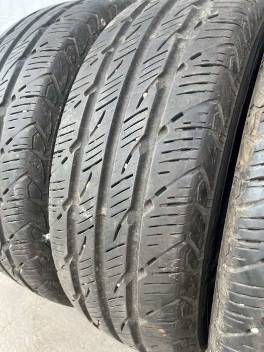 4 бр. гуми за бус 205/65/15C Uniroyal 7-8 mm DOT 0914