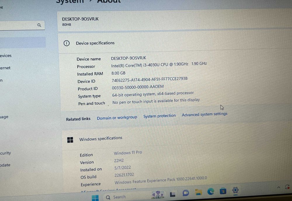 Laptop Lenovo M30-70 i3 8GB HDD HDMI fara alimentator defect baterie