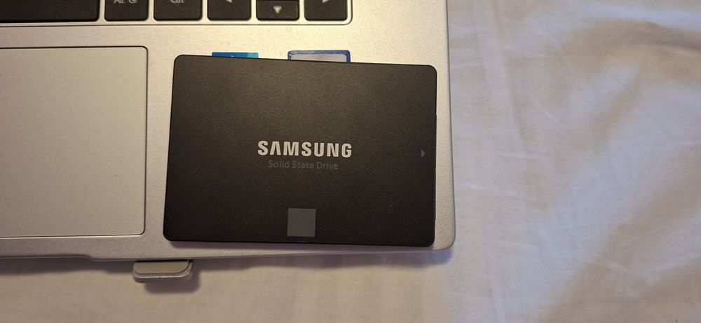 SSD 2.5" Samsung 850 EVO 250GB SATA III – DRAM Cache, Sănătate 96%