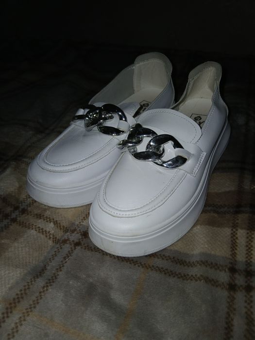 Белые туфли для школы ,37 размера