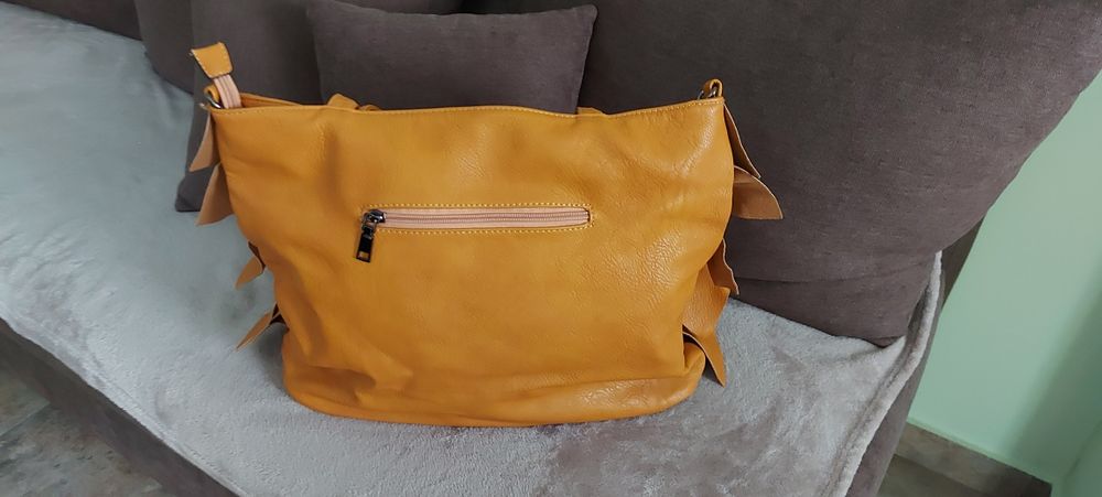 Дамски чанти различни цветове