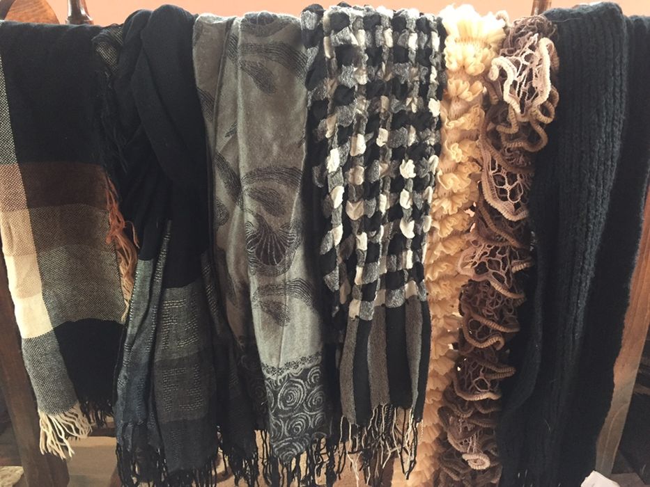 Дамски шалове